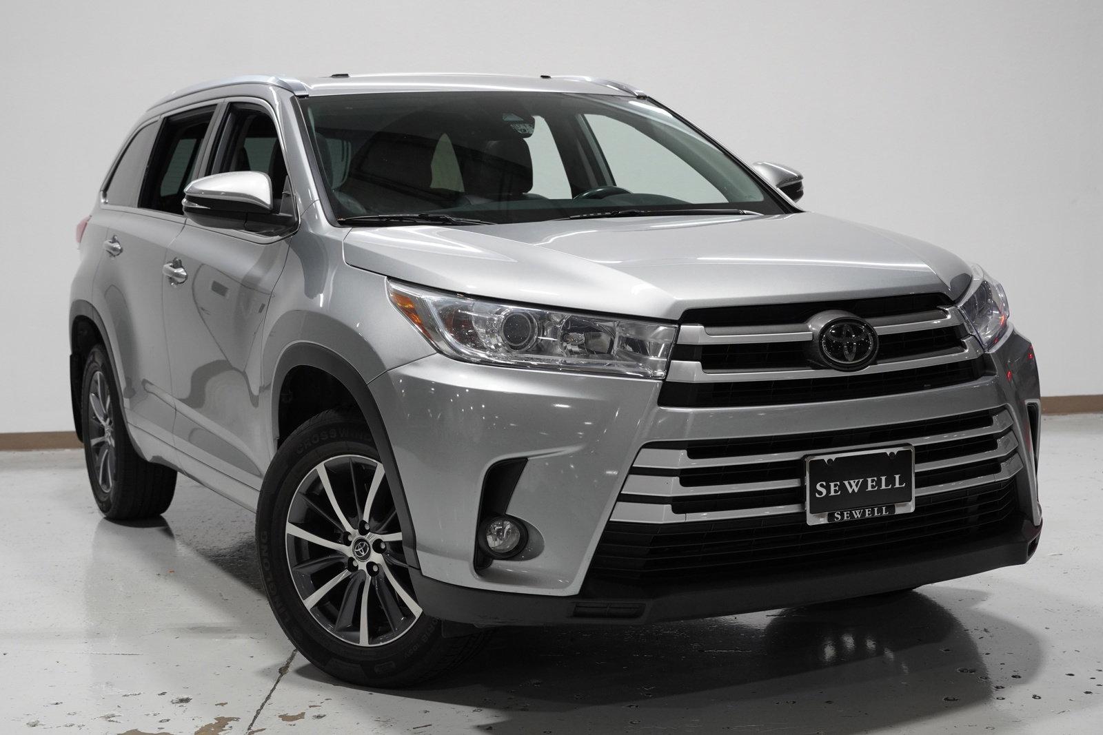 2018 Toyota Highlander Vehicle Photo in GRAPEVINE, TX 76051