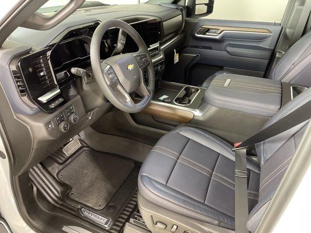 2025 Chevrolet Silverado 3500 HD Vehicle Photo in PHOENIX, AZ 85014-3381
