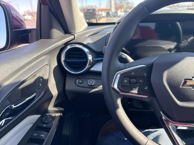 2025 Chevrolet Trax Vehicle Photo in MANHATTAN, KS 66502-5036