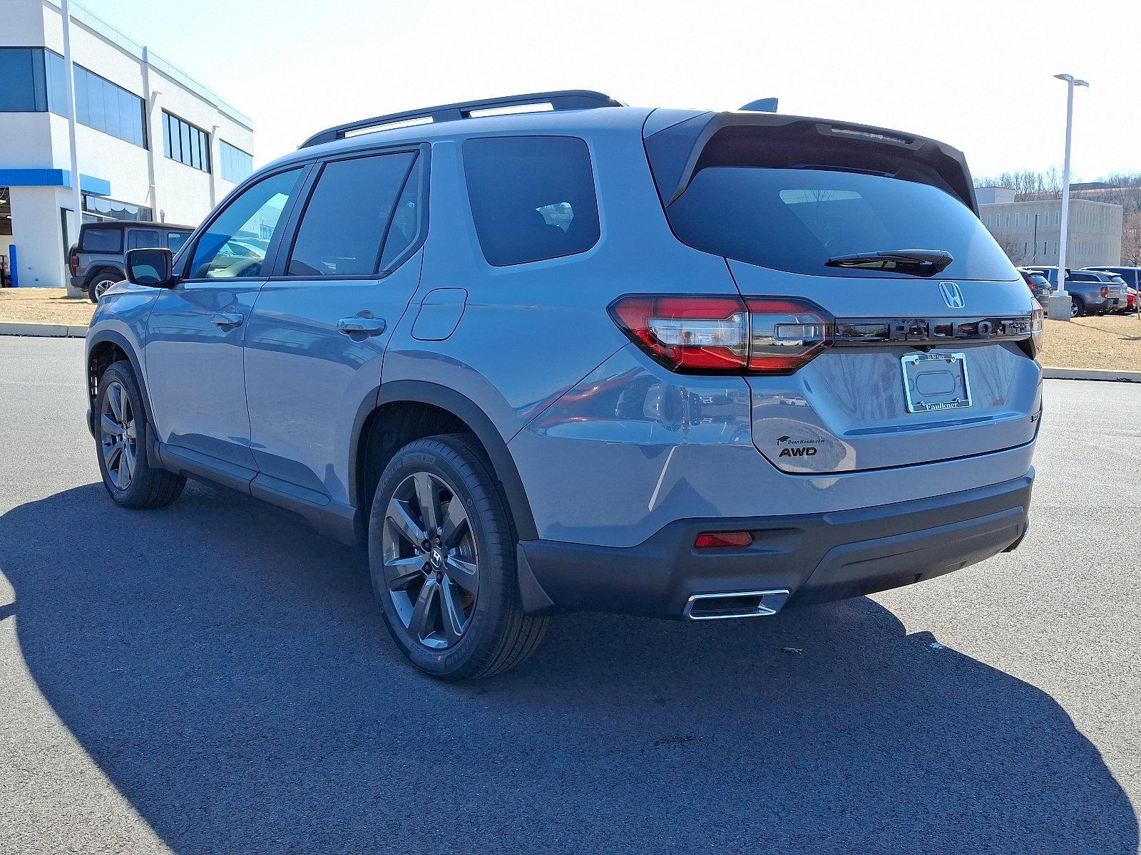 2025 Honda Pilot Vehicle Photo in Harrisburg, PA 17111