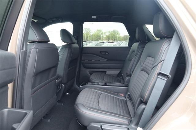 2025 Nissan Pathfinder Vehicle Photo in Hazelwood, MO 63042