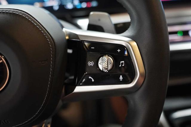 2023 BMW 740i Vehicle Photo in GRAPEVINE, TX 76051