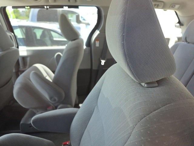 2018 Toyota Sienna Vehicle Photo in ENGLEWOOD, CO 80113-6708
