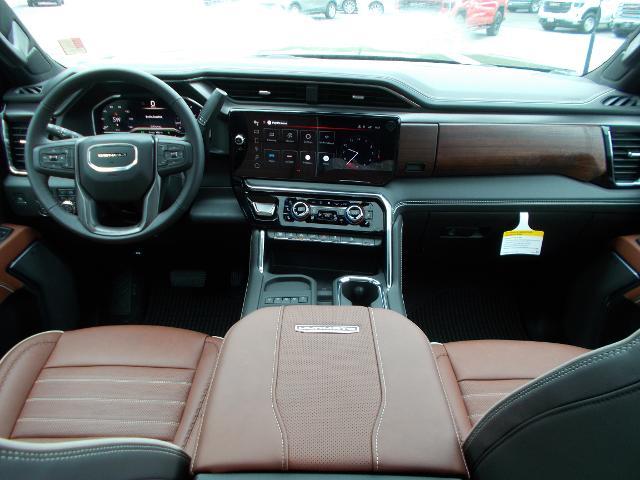 2025 GMC Sierra 2500 HD Vehicle Photo in LOWELL, MA 01852-4336