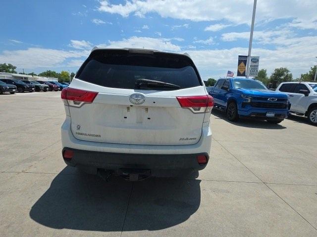 2019 Toyota Highlander Vehicle Photo in ENGLEWOOD, CO 80113-6708