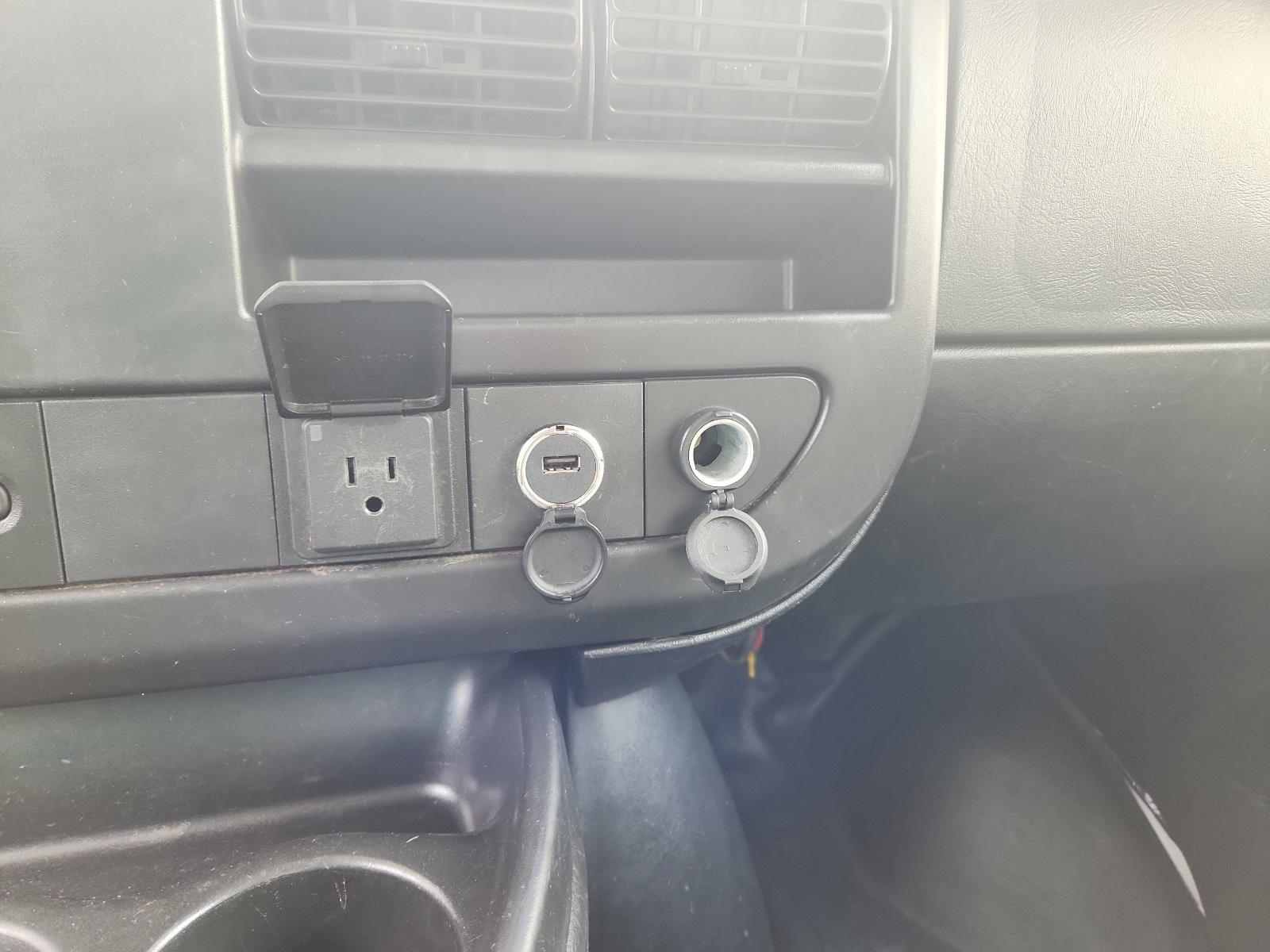 2022 Chevrolet Express Cutaway 3500 Vehicle Photo in GEORGETOWN, TX 78626-7508