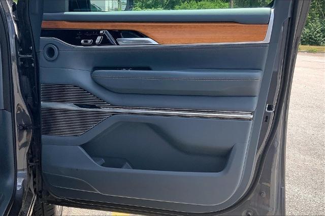 2022 Jeep Grand Wagoneer Vehicle Photo in Kansas City, MO 64114