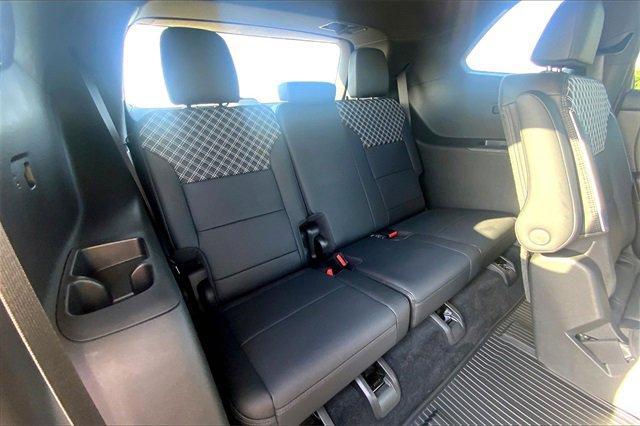 2024 GMC Acadia Vehicle Photo in TOPEKA, KS 66609-0000