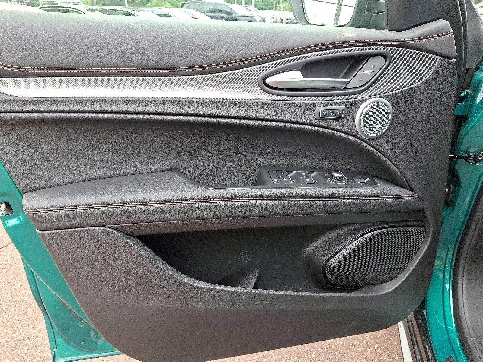 2025 Alfa Romeo Stelvio Vehicle Photo in Willow Grove, PA 19090