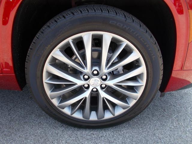 2025 Buick Enclave Vehicle Photo in LOWELL, MA 01852-4336