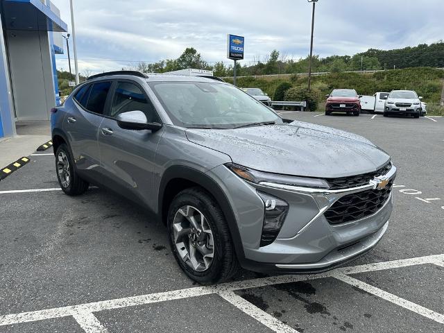 2025 Chevrolet Trax Vehicle Photo in GARDNER, MA 01440-3110