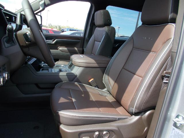 2025 GMC Sierra 2500 HD Vehicle Photo in LOWELL, MA 01852-4336