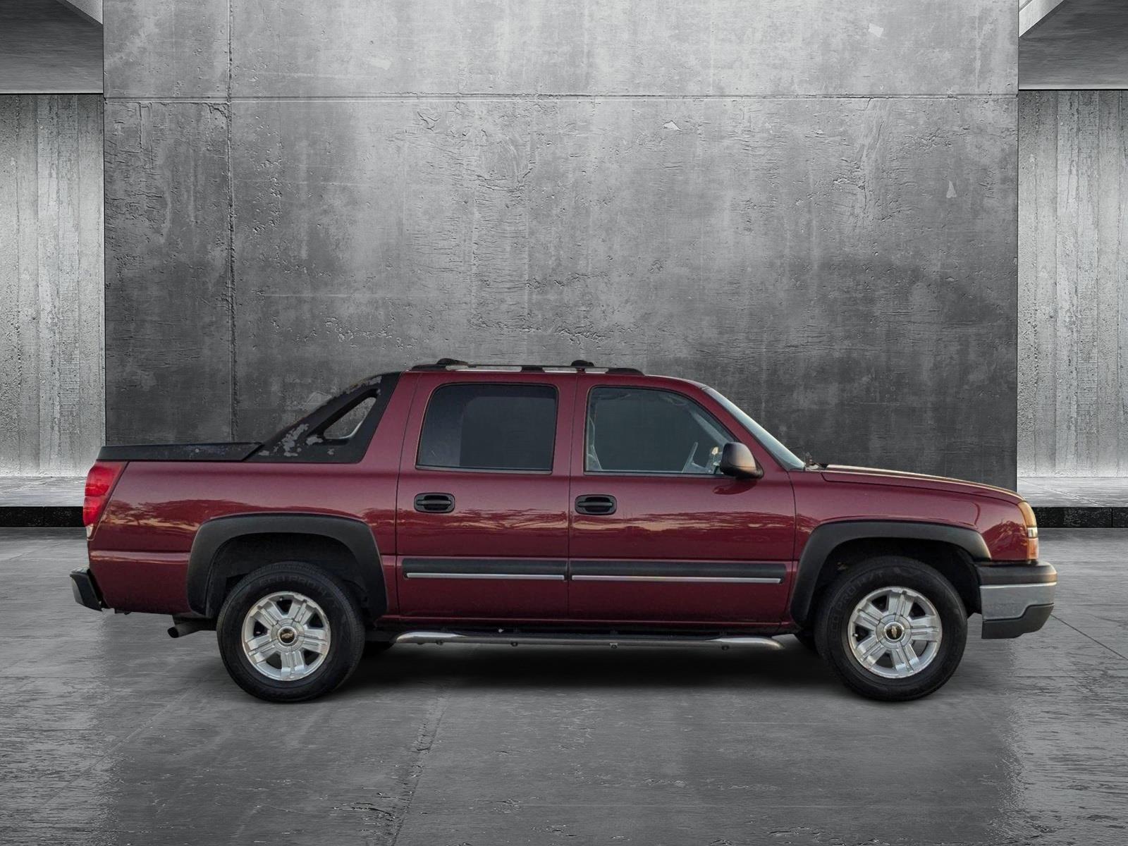 2004 Chevrolet Avalanche Vehicle Photo in St. Petersburg, FL 33713