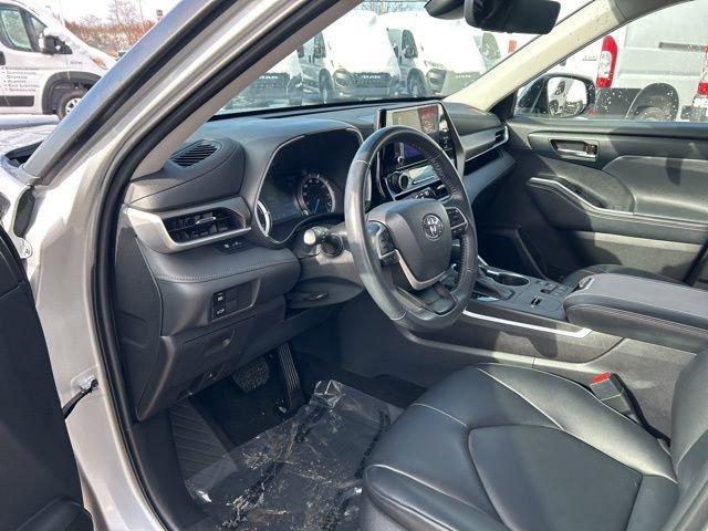 2023 Toyota Highlander Vehicle Photo in MEDINA, OH 44256-9631