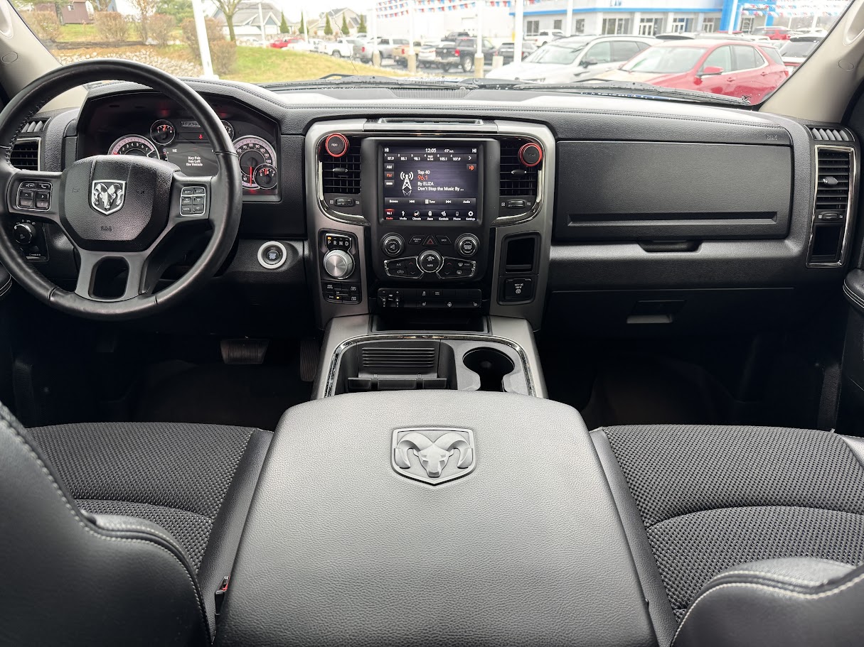 2018 Ram 1500 Vehicle Photo in BOONVILLE, IN 47601-9633