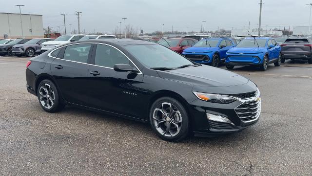 Used 2023 Chevrolet Malibu 1LT with VIN 1G1ZD5ST8PF117485 for sale in Sterling Heights, MI