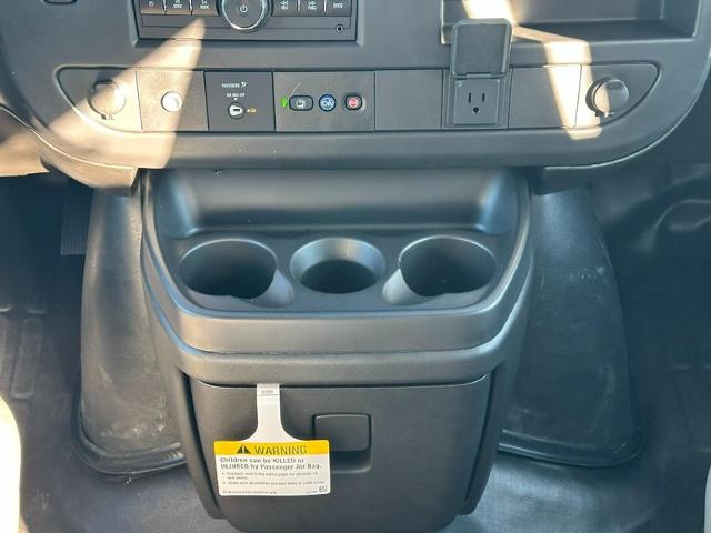 2024 Chevrolet Express Cargo 2500 Vehicle Photo in COLUMBIA, MO 65203-3903