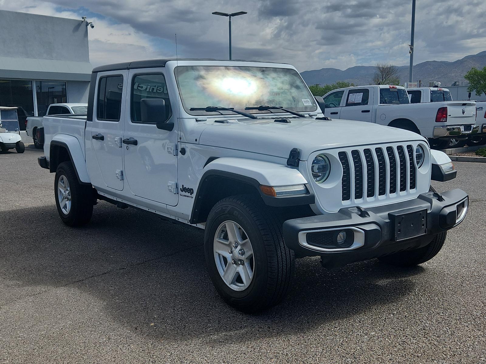 2022 Jeep Gladiator Vehicle Photo in Albuquerque, NM 87110