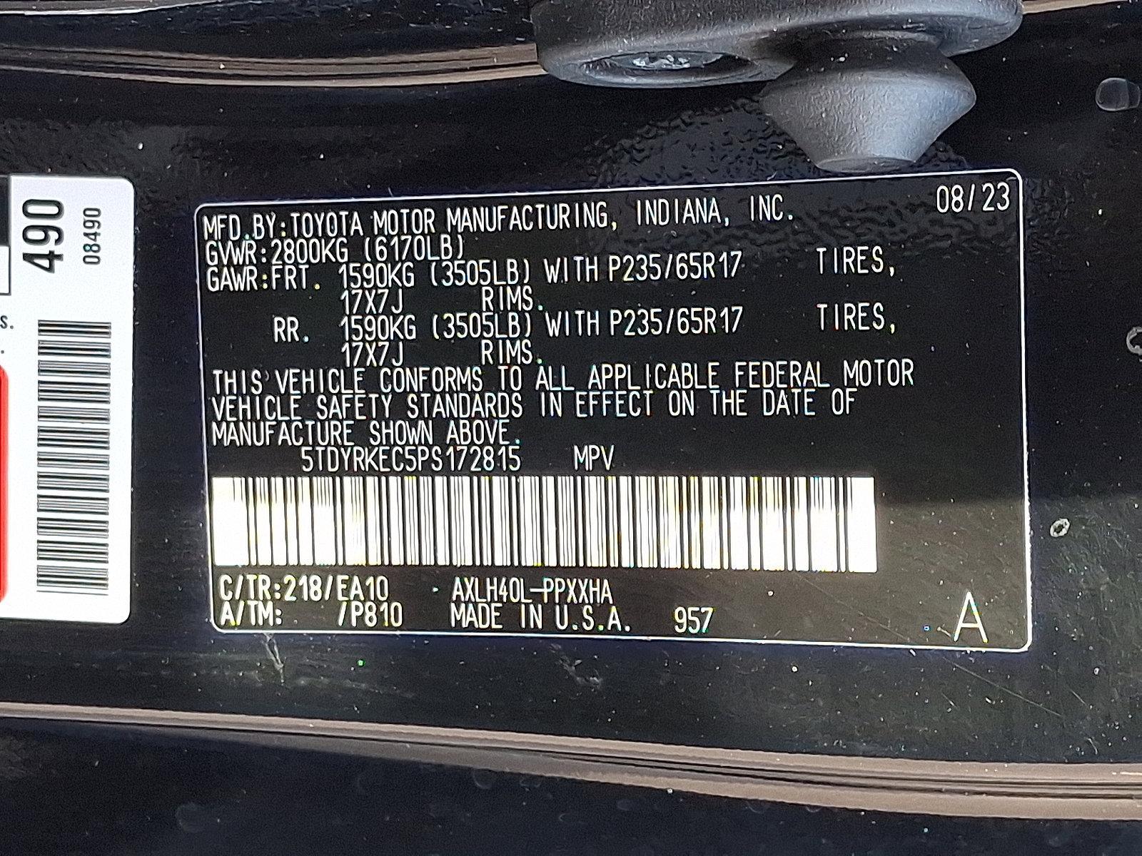 2023 Toyota Sienna Vehicle Photo in Trevose, PA 19053