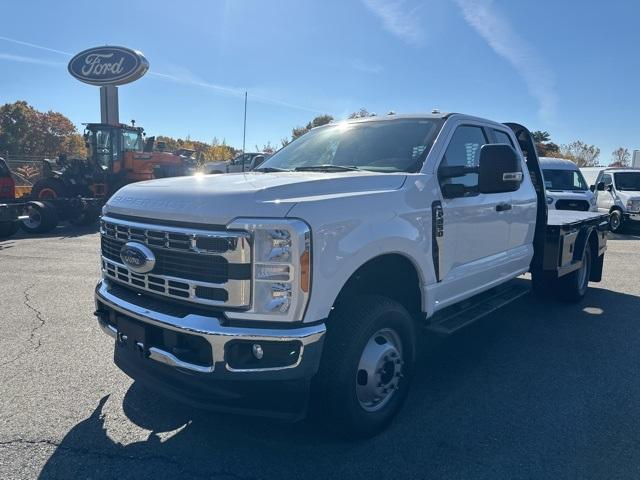 2023 Ford Super Duty F-350 DRW Vehicle Photo in Webster, MA 01570-1415