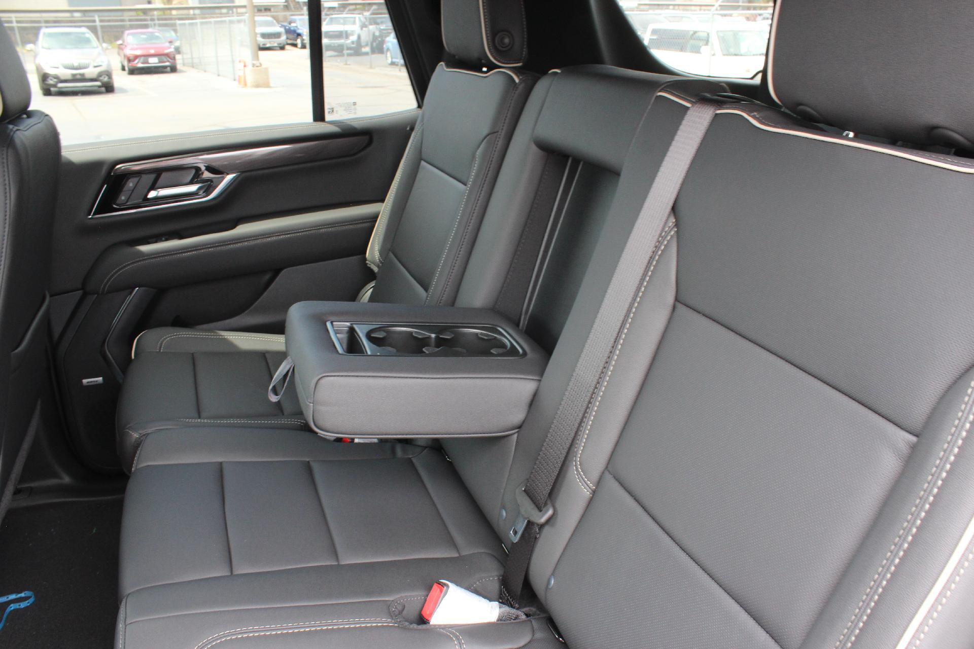 2025 GMC Yukon Vehicle Photo in AURORA, CO 80012-4011