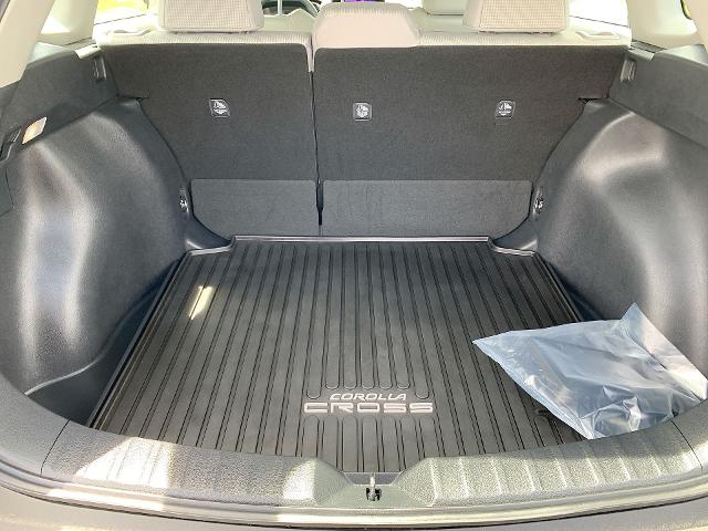 2024 Toyota Corolla Cross Vehicle Photo in MOON TOWNSHIP, PA 15108-2571