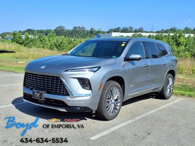2025 Buick Enclave Vehicle Photo in EMPORIA, VA 23847-1235