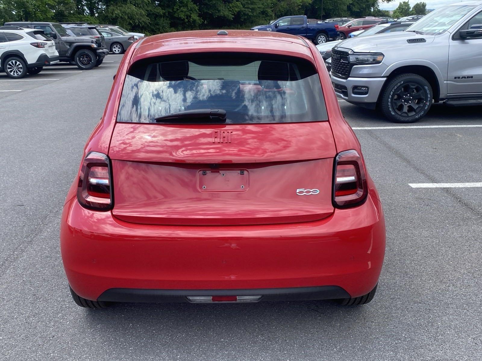 2024 FIAT 500e Vehicle Photo in Mechanicsburg, PA 17050-1707
