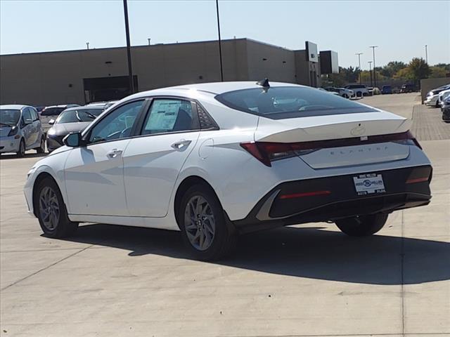 2024 Hyundai ELANTRA Vehicle Photo in Peoria, IL 61615