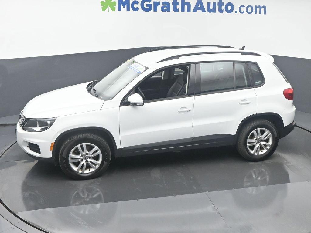 2017 Volkswagen Tiguan Vehicle Photo in Marion, IA 52302