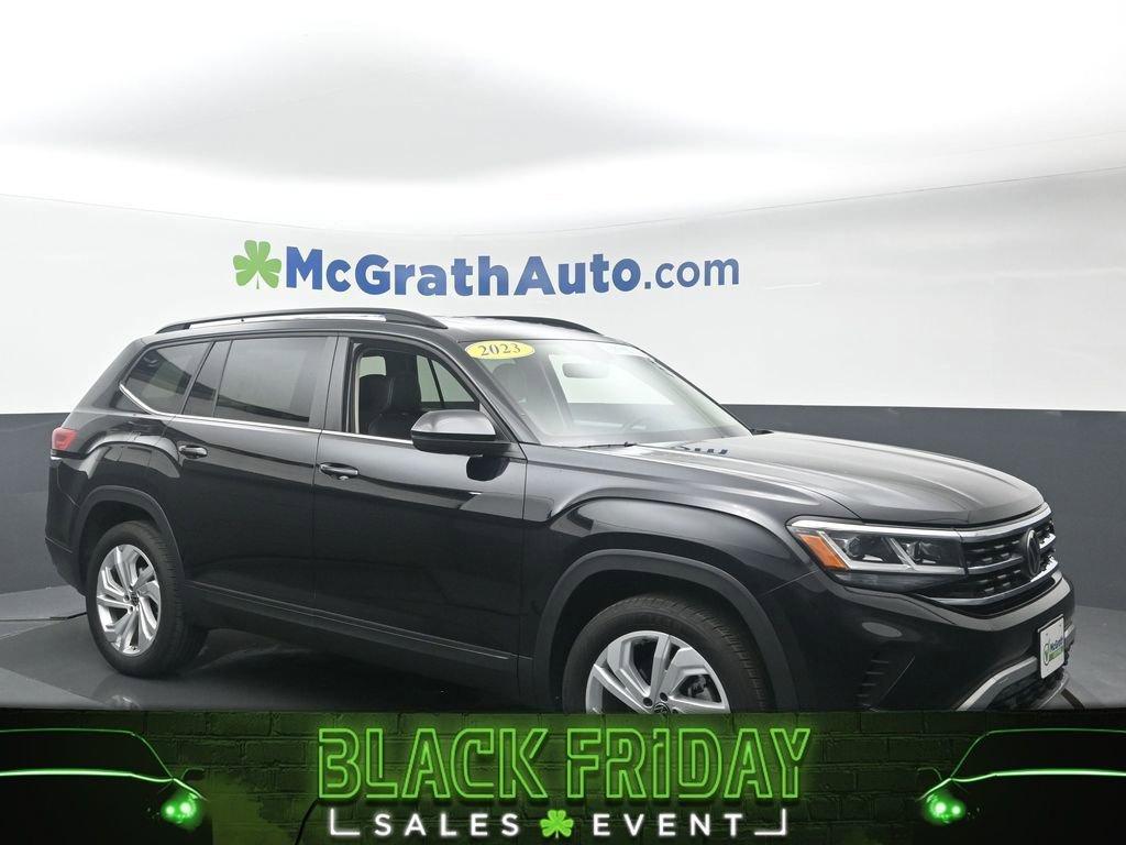 2023 Volkswagen Atlas Vehicle Photo in Marion, IA 52302