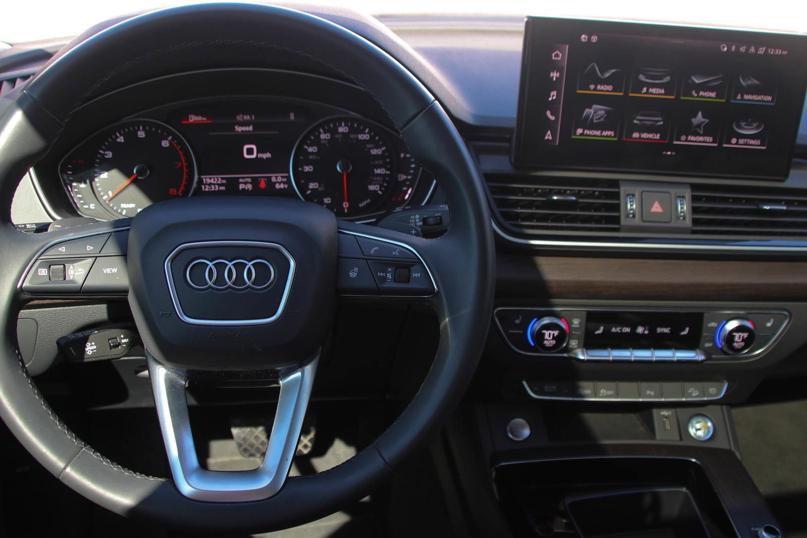 2024 Audi Q5 Vehicle Photo in SUGAR LAND, TX 77478