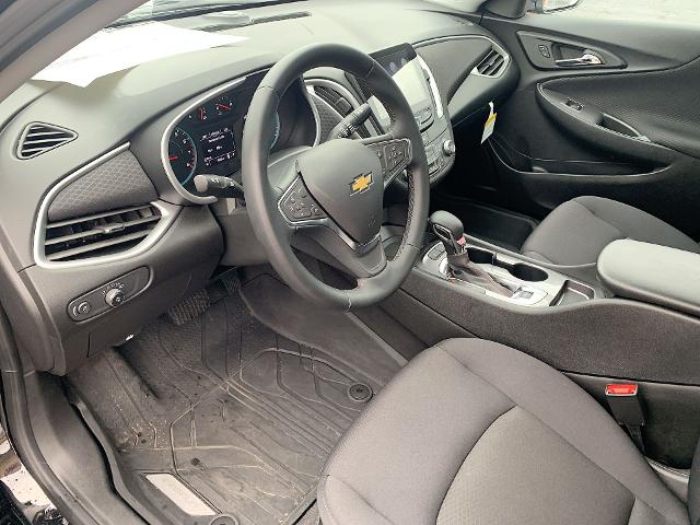 2024 Chevrolet Malibu Vehicle Photo in MOON TOWNSHIP, PA 15108-2571