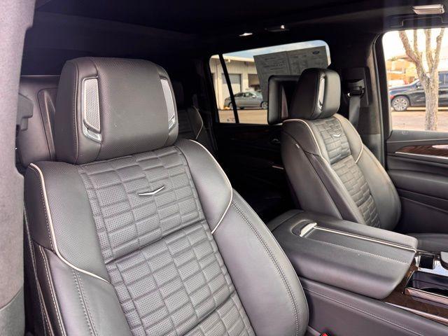 2024 Cadillac Escalade ESV Vehicle Photo in DELRAY BEACH, FL 33483-3294