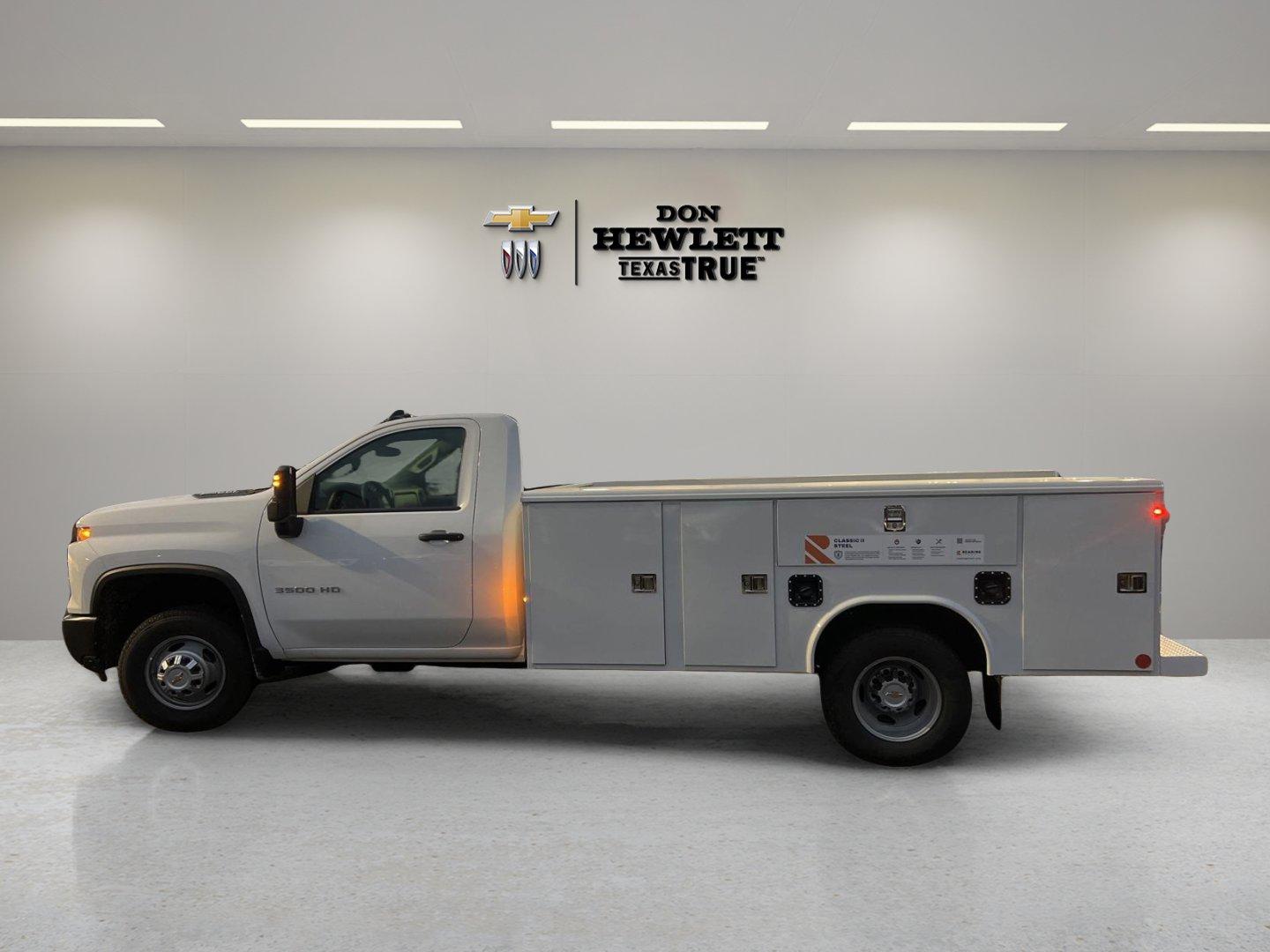 2024 Chevrolet Silverado 3500 HD Chassis Cab Vehicle Photo in GEORGETOWN, TX 78626-7508