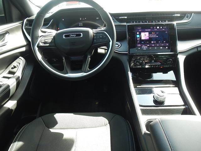 2025 Jeep Grand Cherokee L Vehicle Photo in JASPER, GA 30143-8655