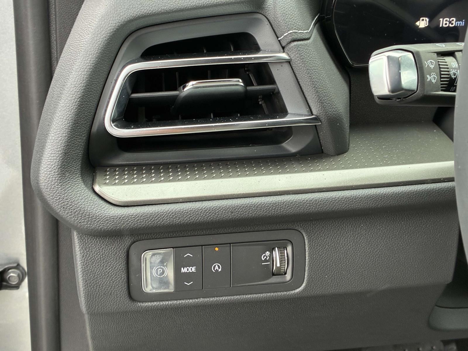 2025 Chevrolet Traverse Vehicle Photo in LOS ANGELES, CA 90007-3794