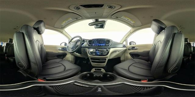 2024 Chrysler Pacifica Vehicle Photo in Tulsa, OK 74129