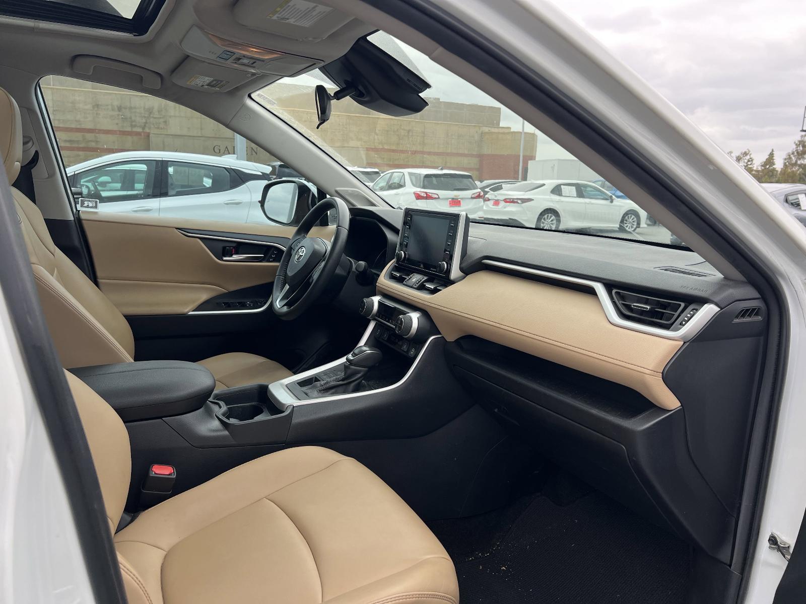 2021 Toyota RAV4 Vehicle Photo in LOS ANGELES, CA 90007-3794