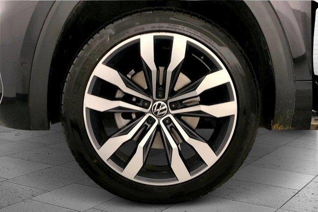2023 Volkswagen Atlas Vehicle Photo in KANSAS CITY, MO 64114-4502