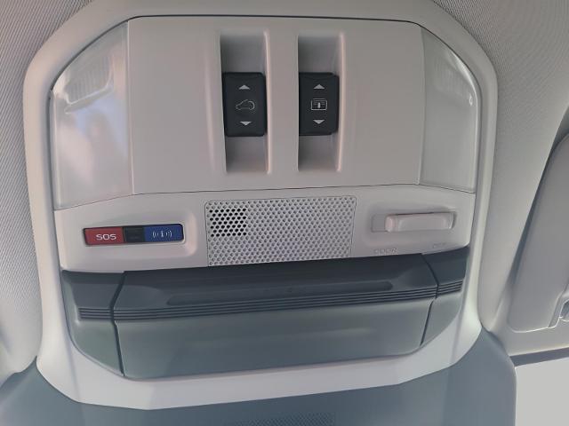 2025 Subaru Ascent Vehicle Photo in Green Bay, WI 54304