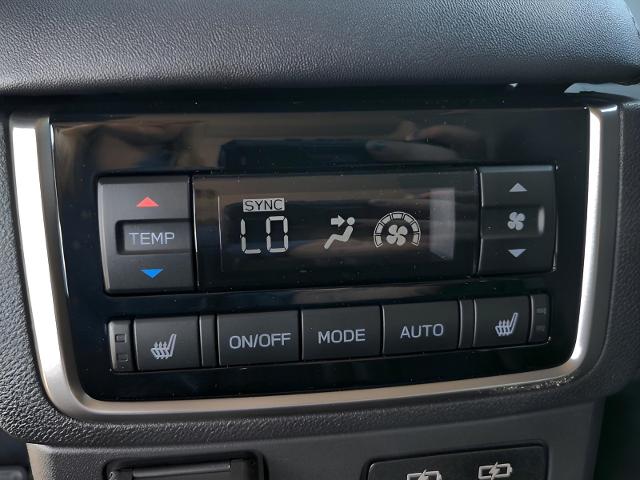 2025 Subaru Ascent Vehicle Photo in Green Bay, WI 54304