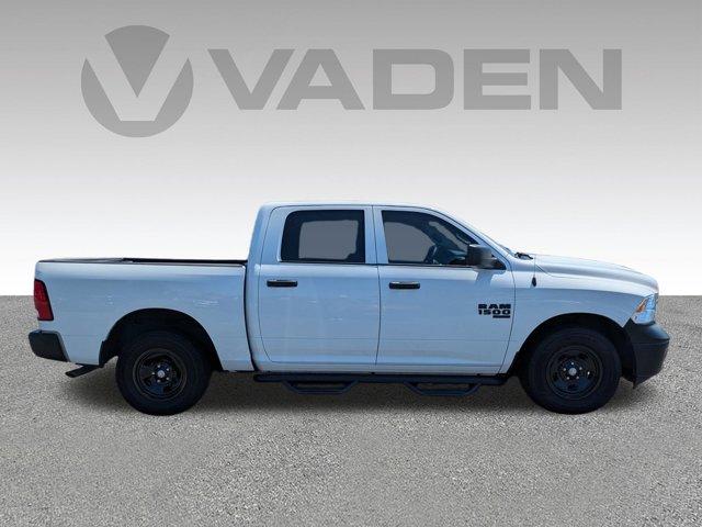 2022 Ram 1500 Classic Vehicle Photo in BRUNSWICK, GA 31525-1881