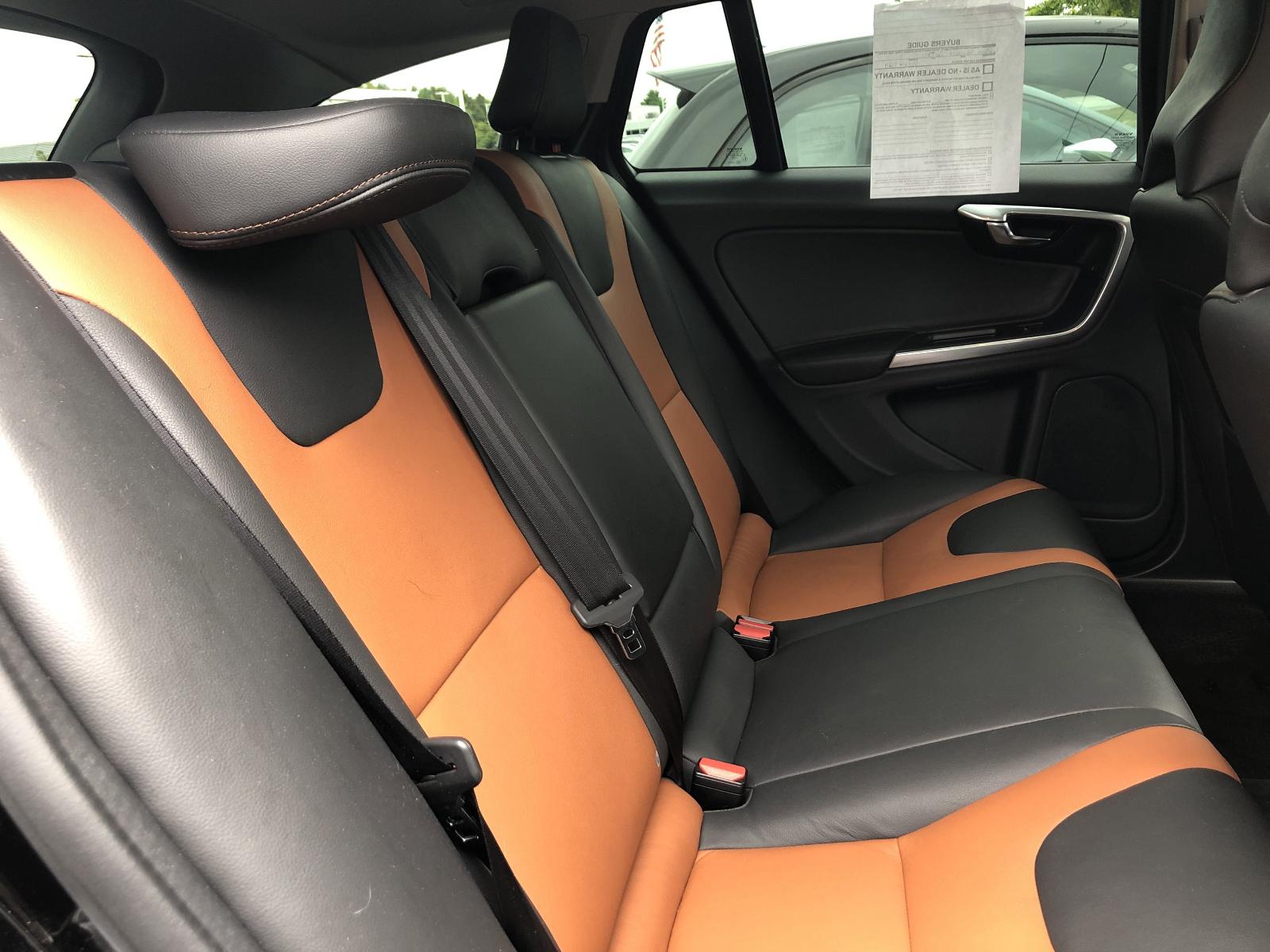 2017 Volvo V60 Cross Country Vehicle Photo in Mechanicsburg, PA 17050