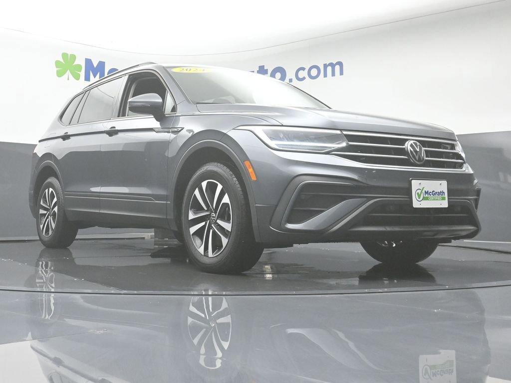 2024 Volkswagen Tiguan Vehicle Photo in Marion, IA 52302