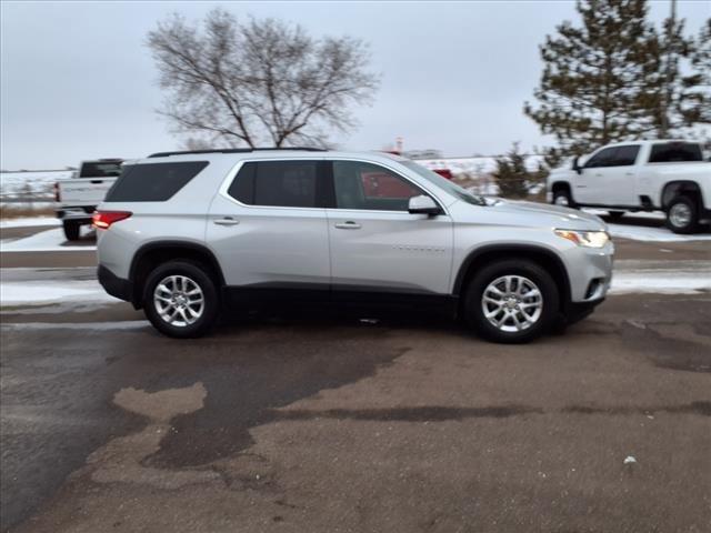 2021 Chevrolet Traverse 1LT photo 2