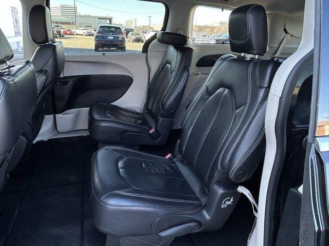 2022 Chrysler Pacifica Vehicle Photo in DALLAS, TX 75244-5909