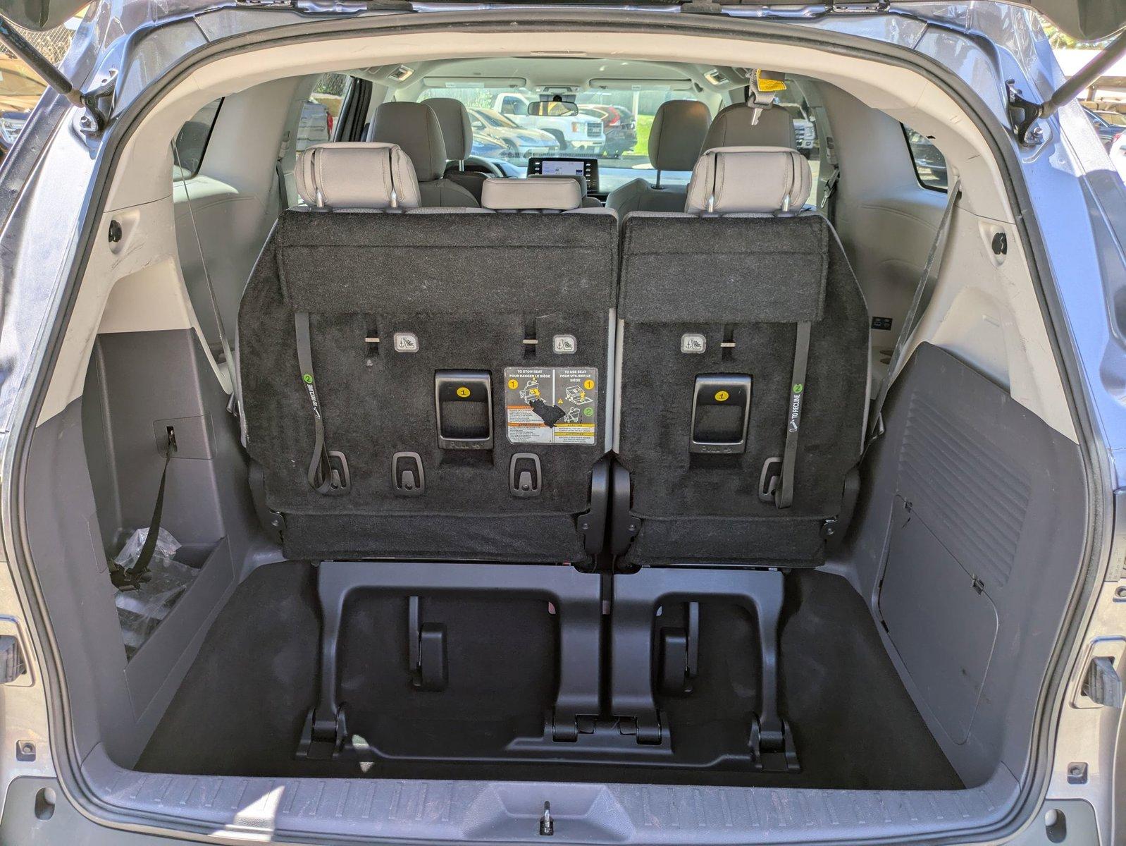 2023 Toyota Sienna Vehicle Photo in GOLDEN, CO 80401-3850