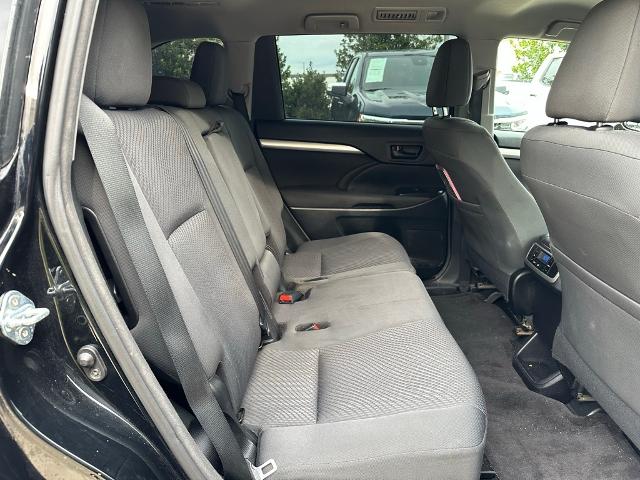 2017 Toyota Highlander Vehicle Photo in Grapevine, TX 76051