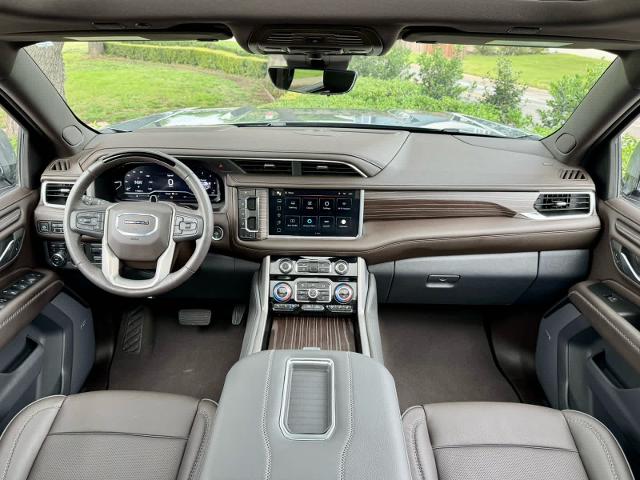 2024 GMC Yukon XL Vehicle Photo in DALLAS, TX 75209-3016